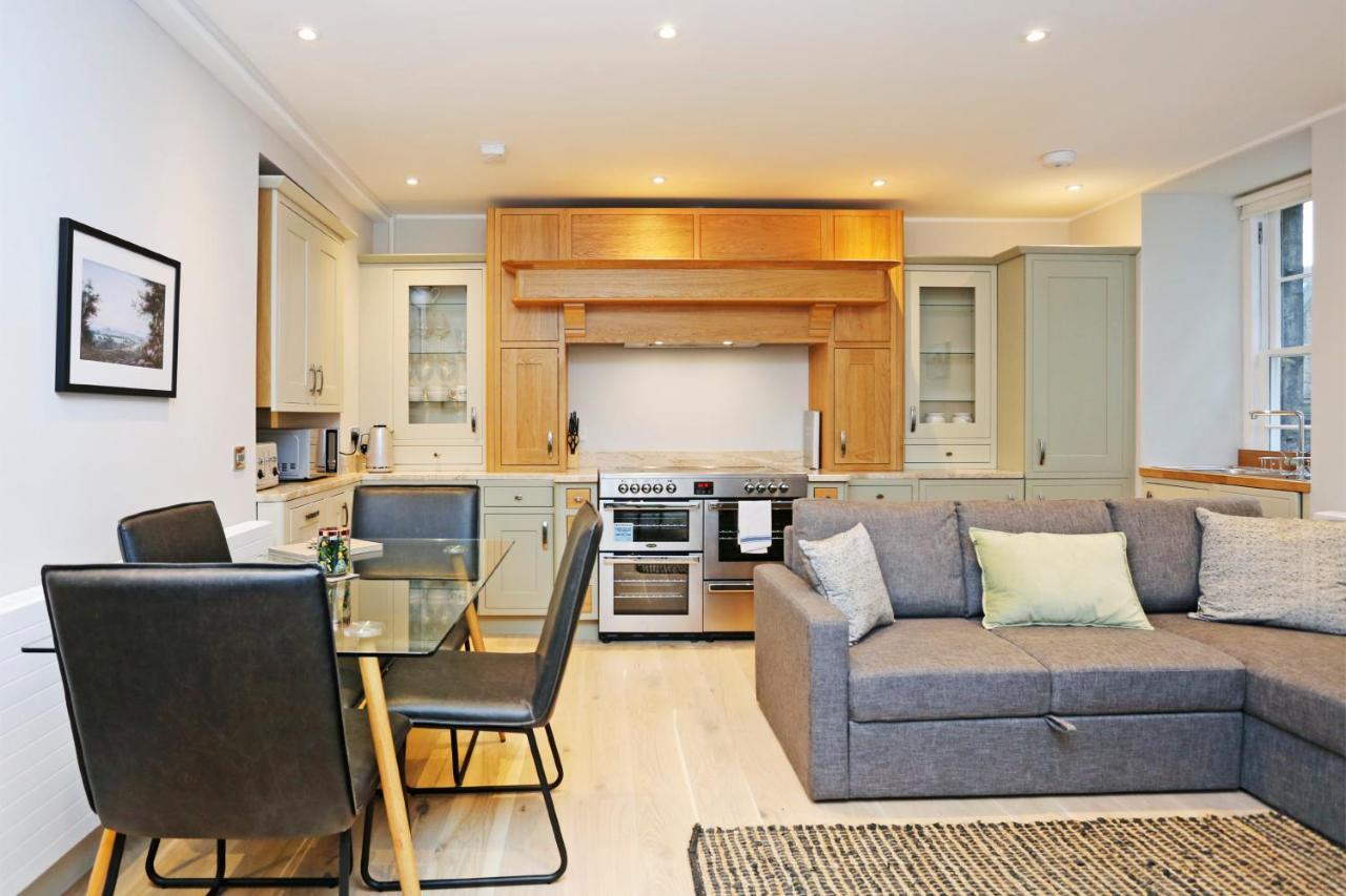 Appartement Joivy Modern And Airy Flat On The Historic Royal Mile à Édimbourg Extérieur photo