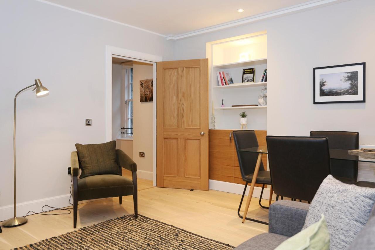 Appartement Joivy Modern And Airy Flat On The Historic Royal Mile à Édimbourg Extérieur photo