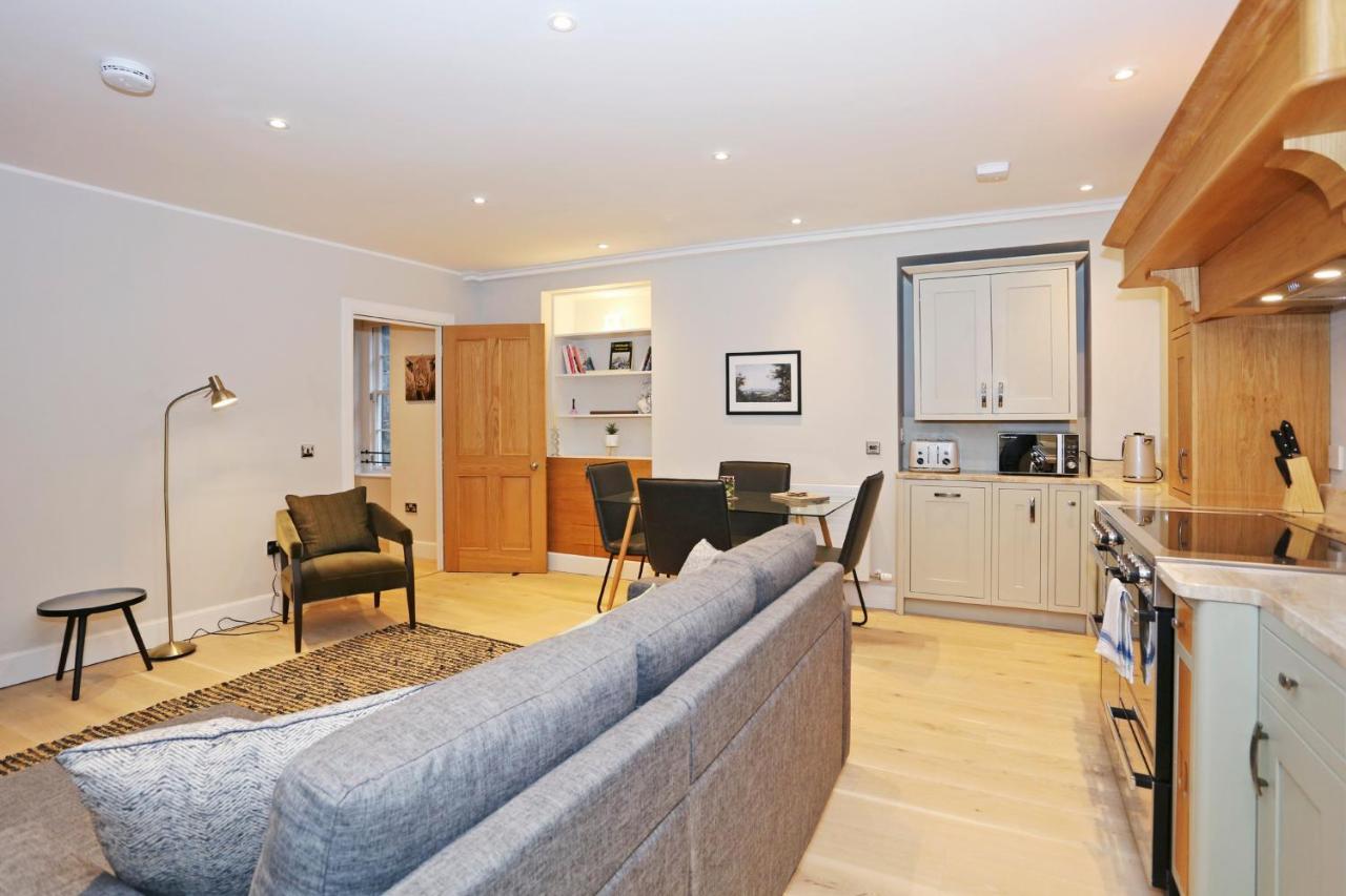 Appartement Joivy Modern And Airy Flat On The Historic Royal Mile à Édimbourg Extérieur photo
